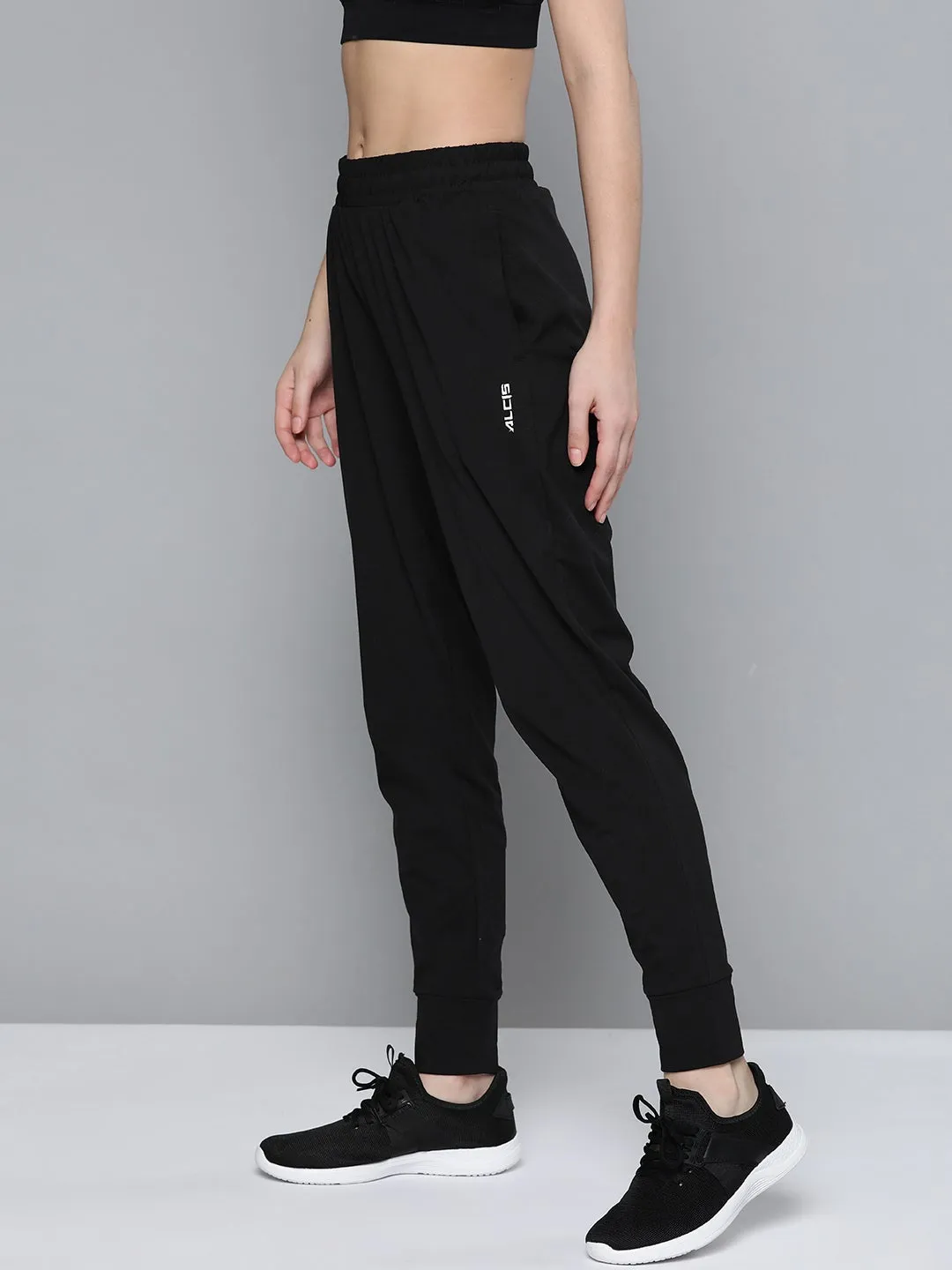 Alcis Women Solid Black Jogger