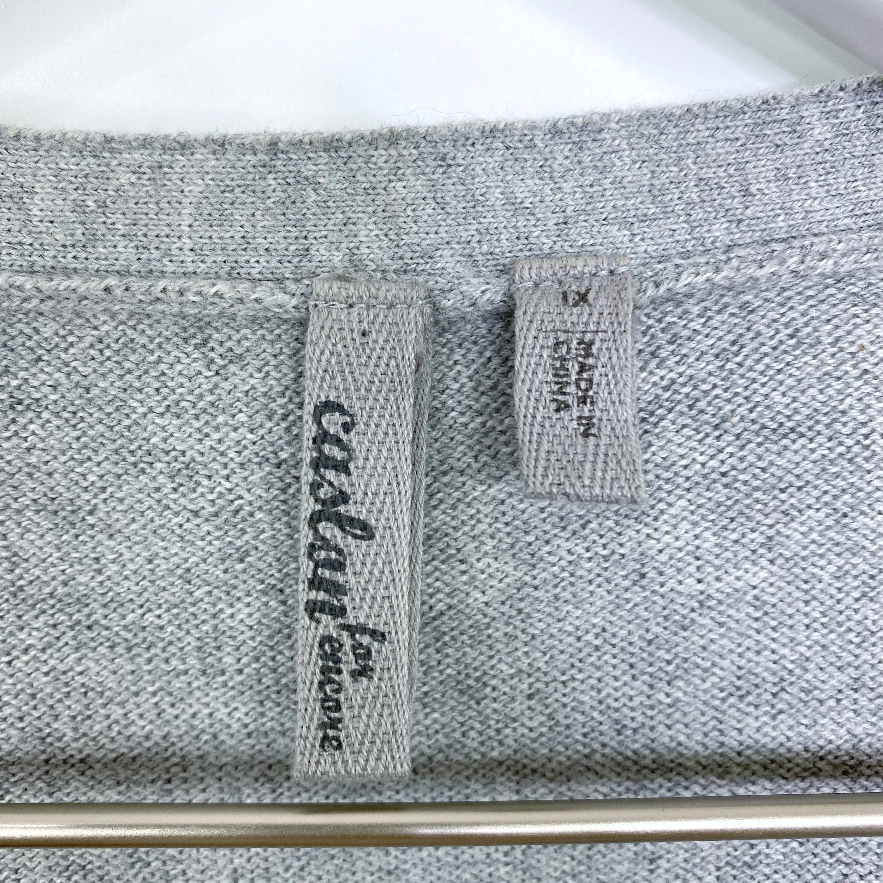 Caslon Gray Floral Appliqué Cotton Cashmere V-Neck Cardigan