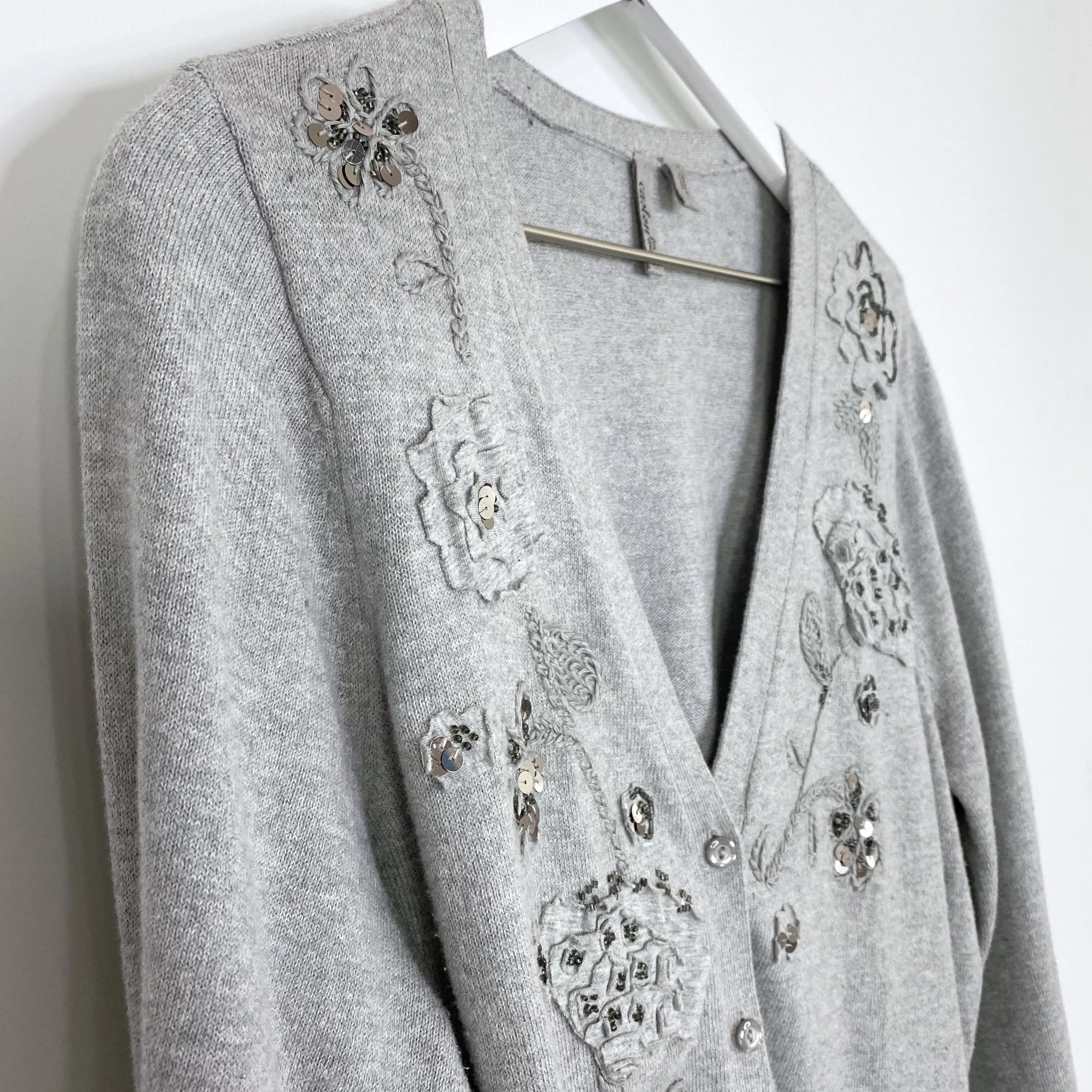 Caslon Gray Floral Appliqué Cotton Cashmere V-Neck Cardigan