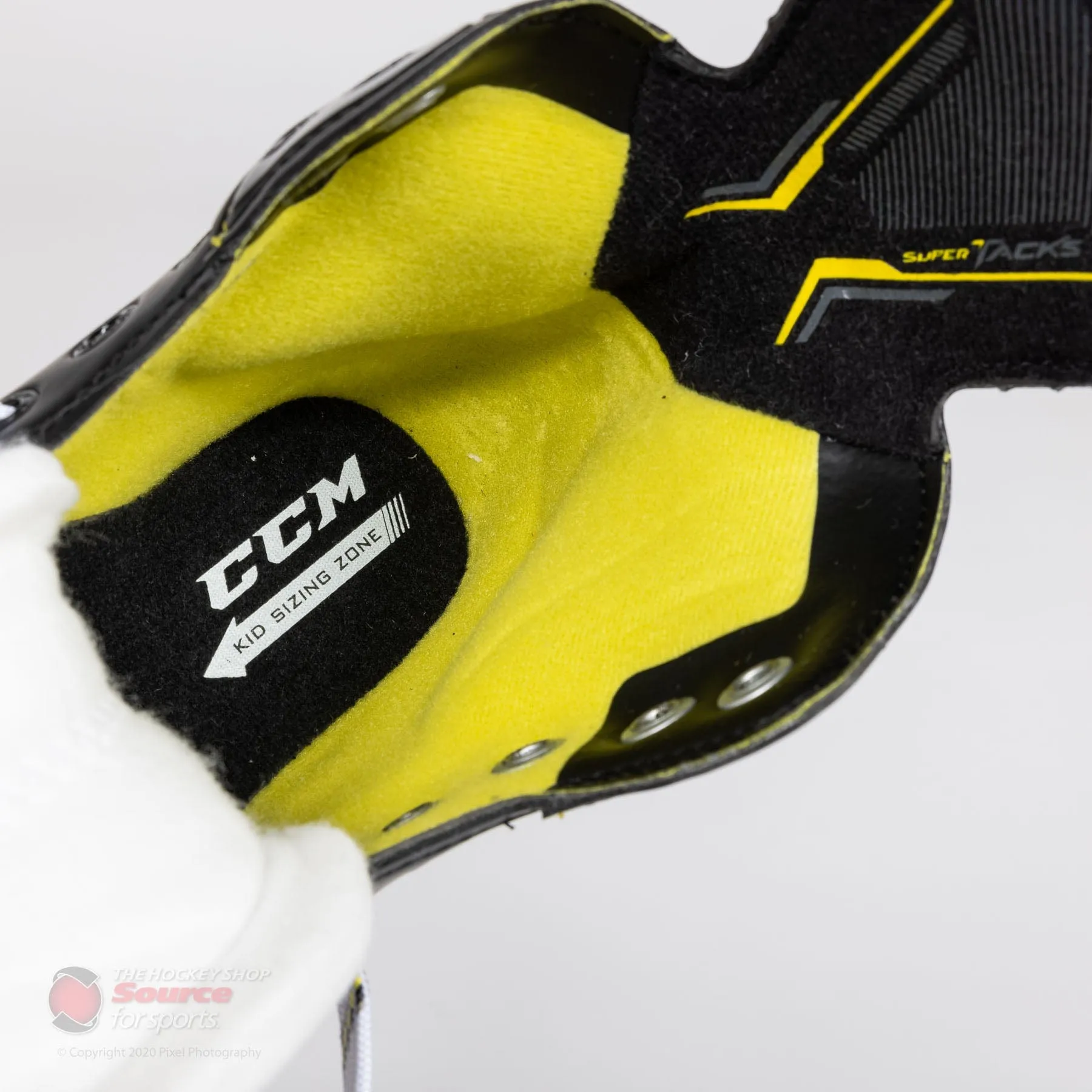 CCM Super Tacks 9370R Youth Roller Hockey Skates