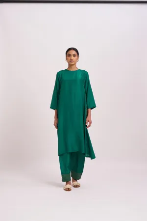 Dot   I   Pocket Style Dubai Kurta Set Cotton Silk Fabric is used in Kurta set Emerald SS24-PS-E