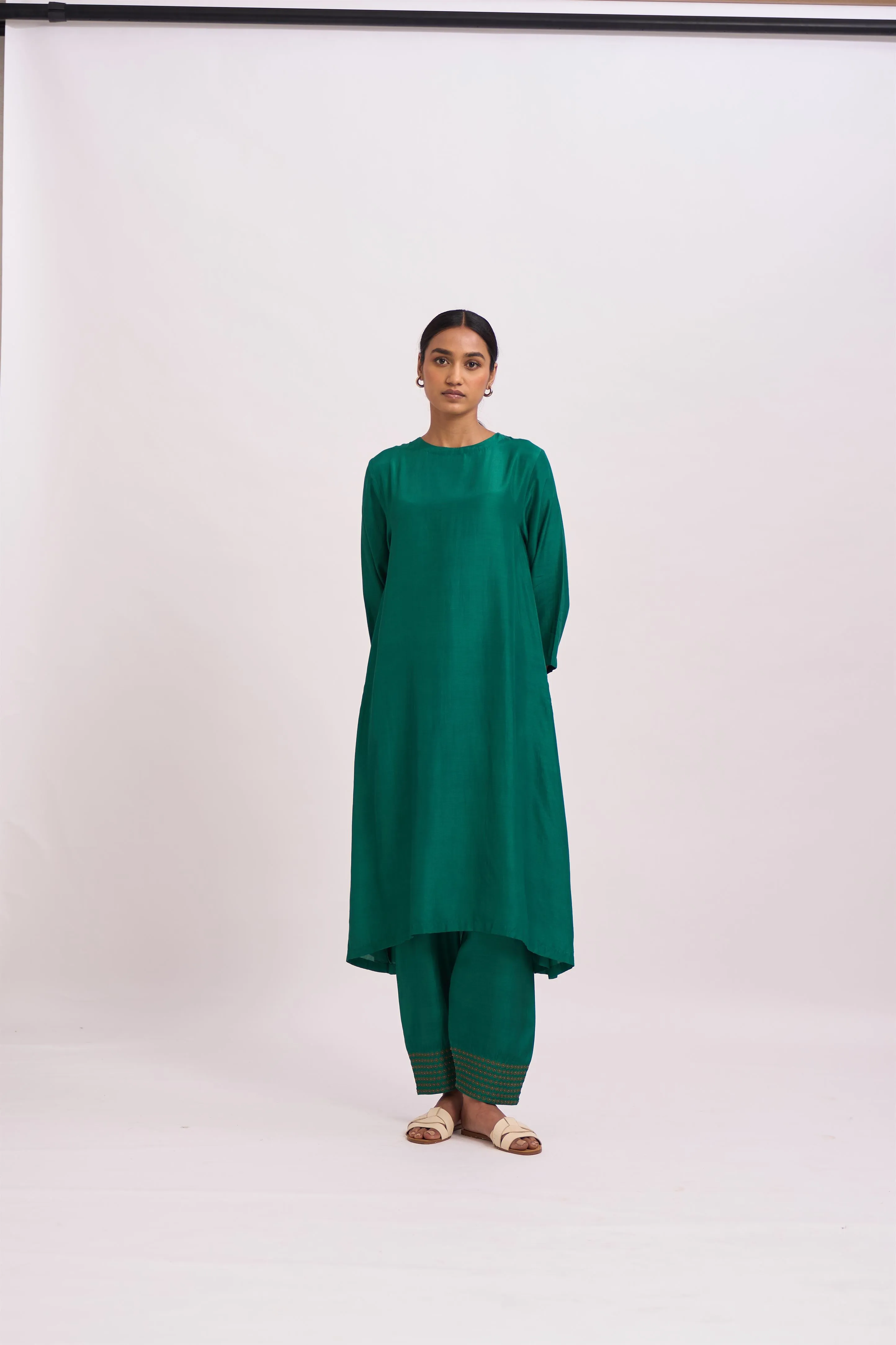 Dot   I   Pocket Style Dubai Kurta Set Cotton Silk Fabric is used in Kurta set Emerald SS24-PS-E