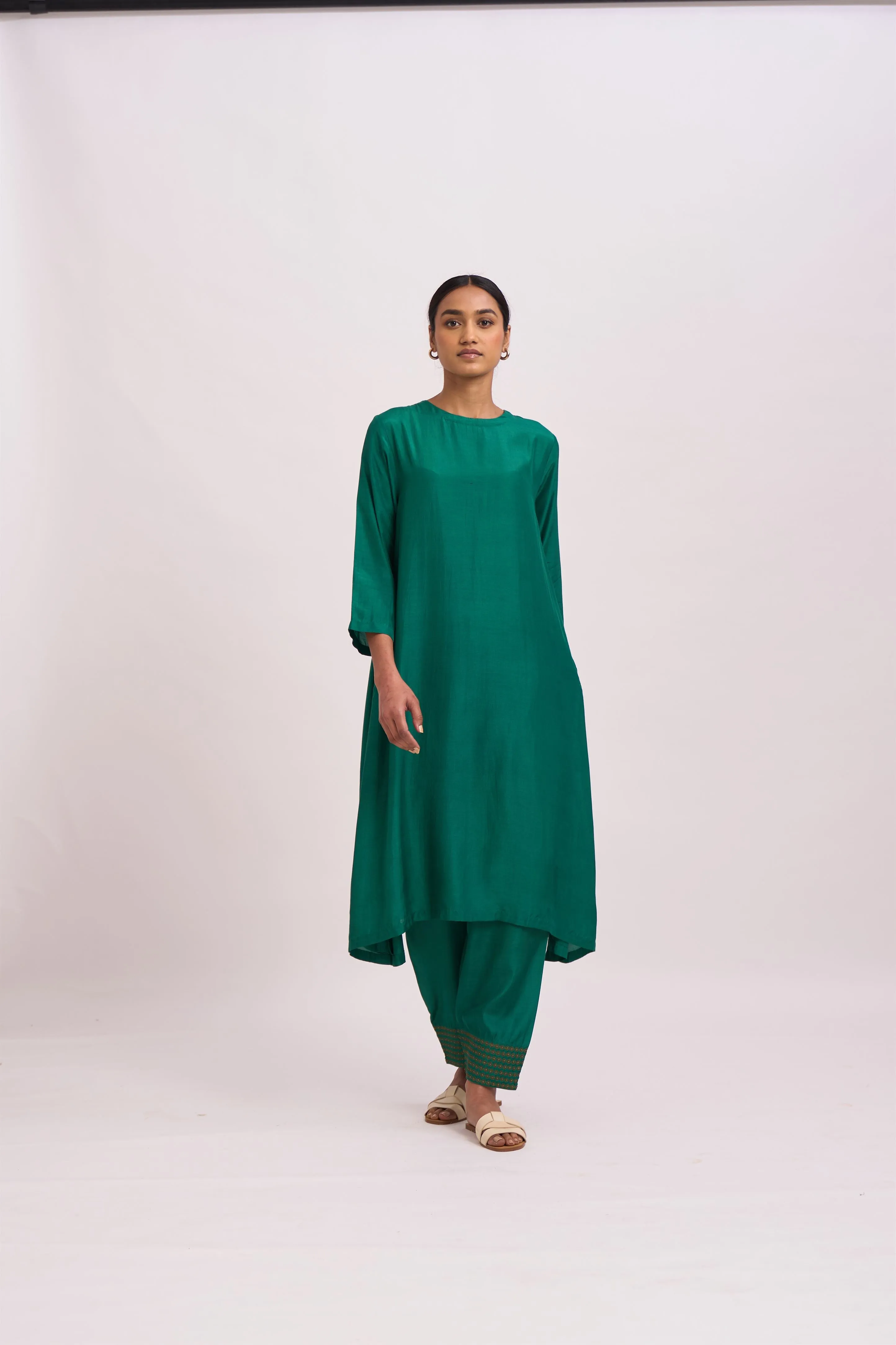 Dot   I   Pocket Style Dubai Kurta Set Cotton Silk Fabric is used in Kurta set Emerald SS24-PS-E