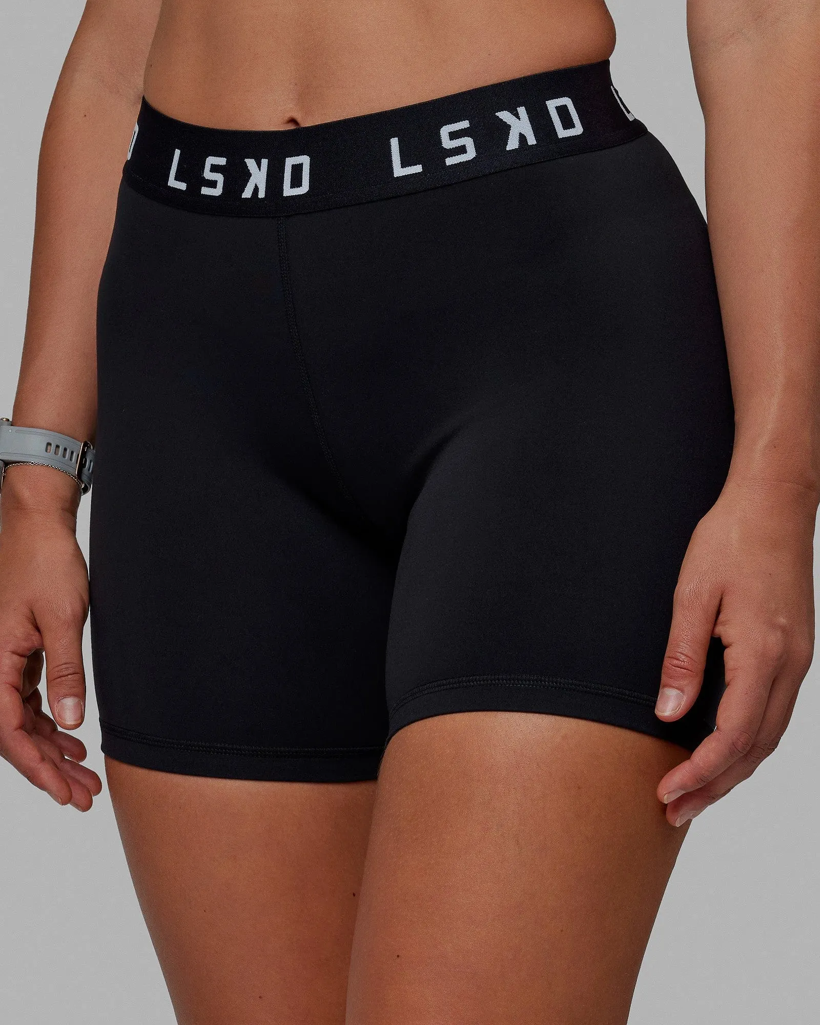 Extend Mid Short Tights - Black-White