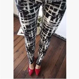 Floral patterned Printed Leggings Fashion Women Lady Slim Cotton Pants Black white Vintage graffiti trousers