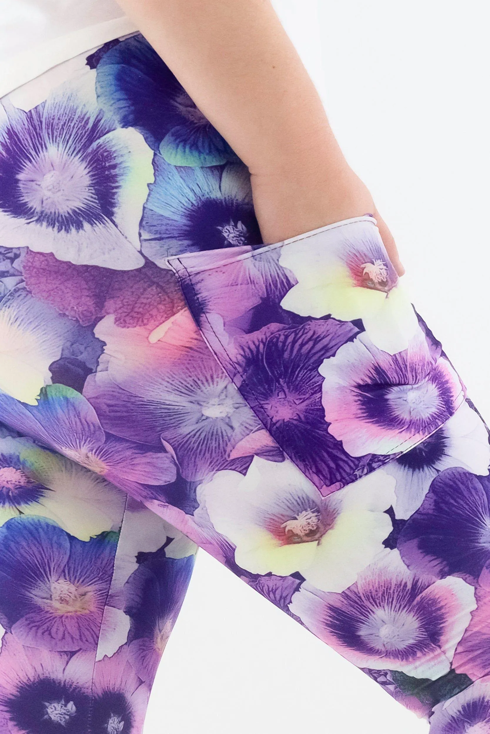 Floricultural - Casual - Capri Leggings - Pockets
