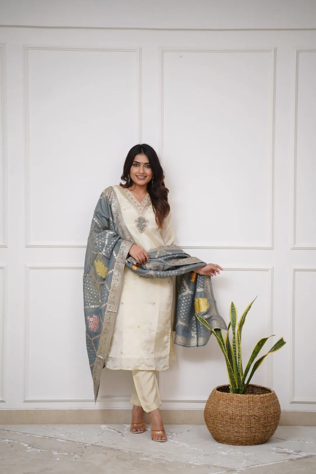 FRILLFIT: Women Embroidered Chanderi  SILK  kurta set