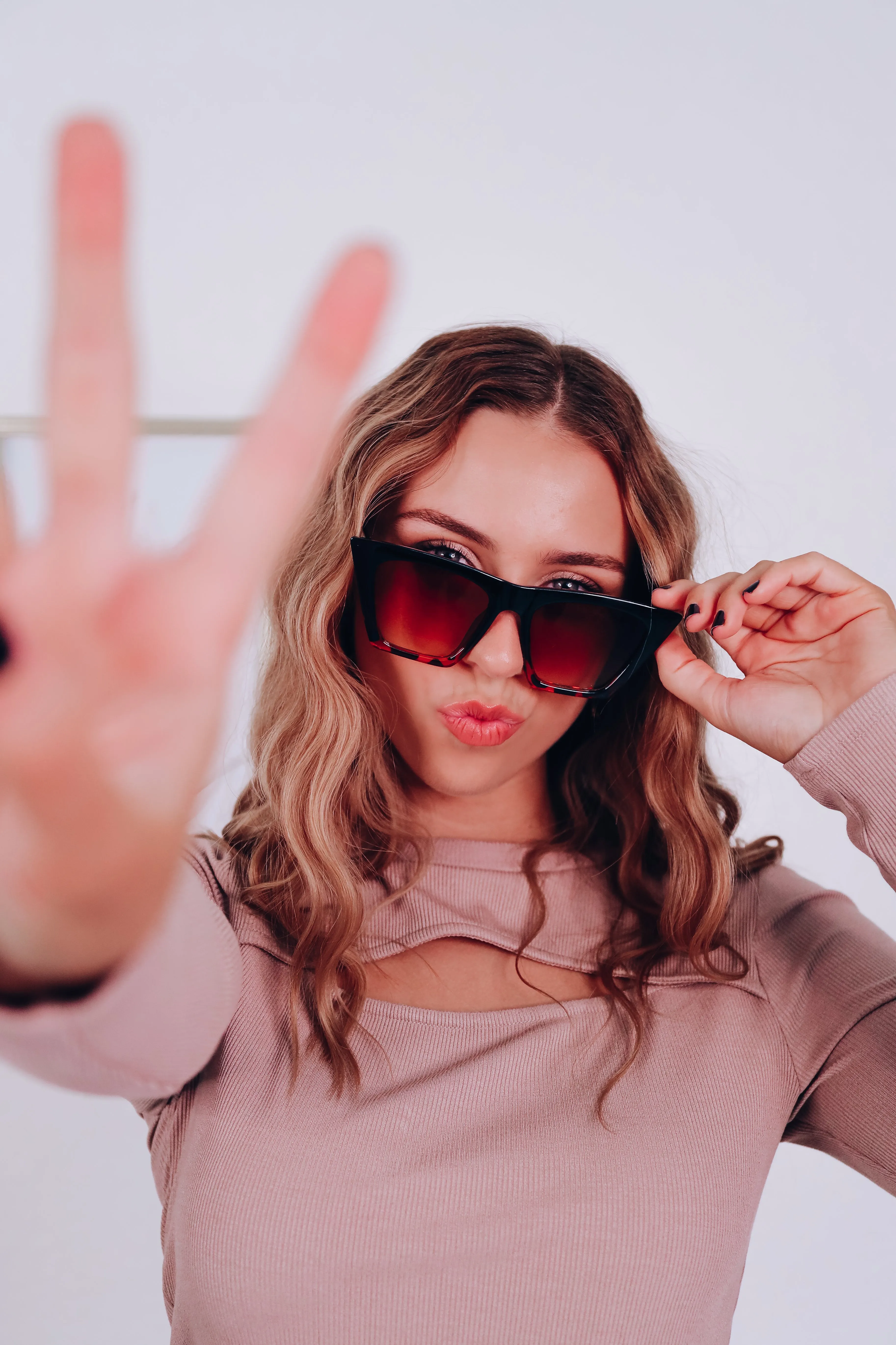 Geo Frame Cat-Eye Sunglasses - Black/Tortoise