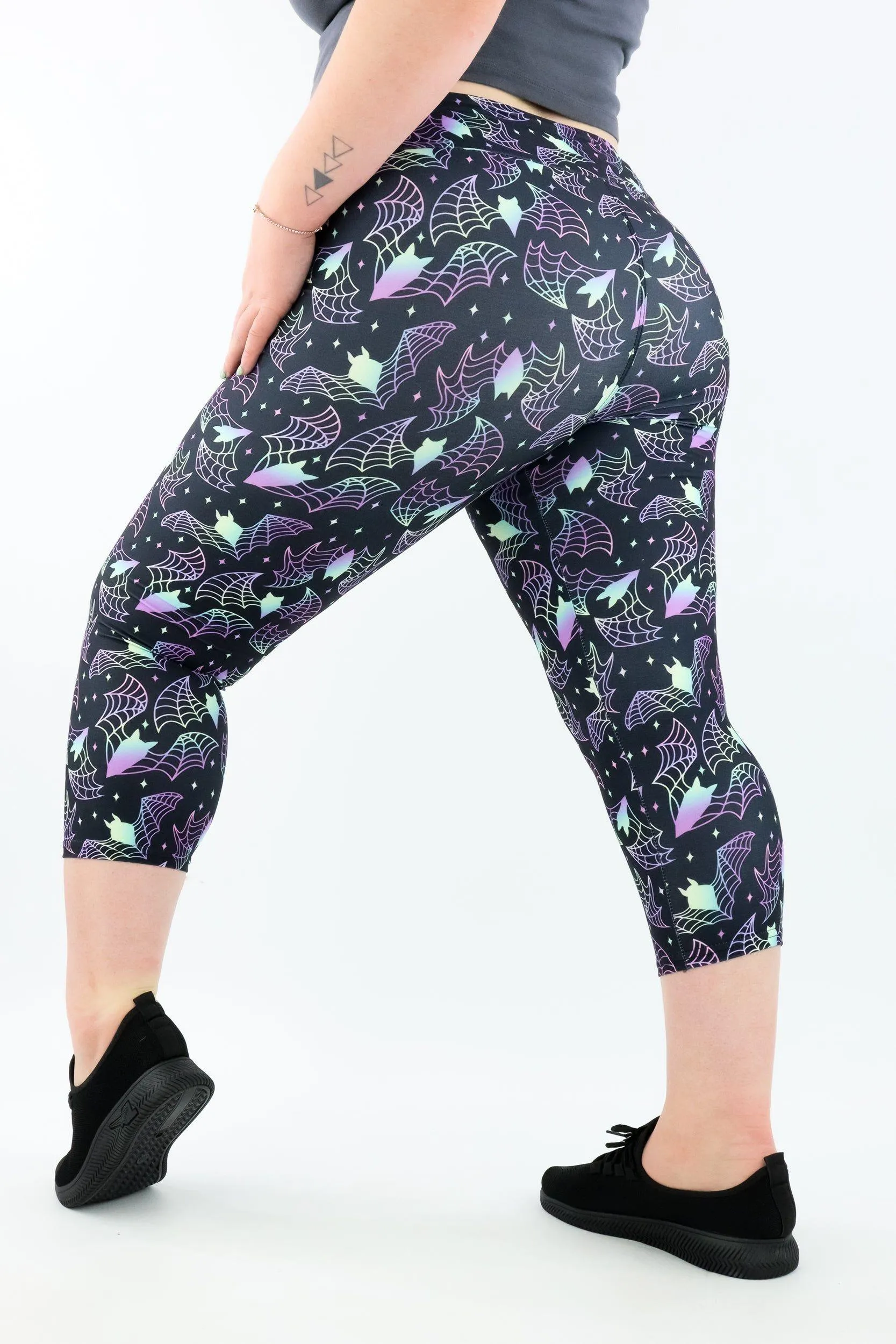 Holographic Bats - Casual - Capri Leggings