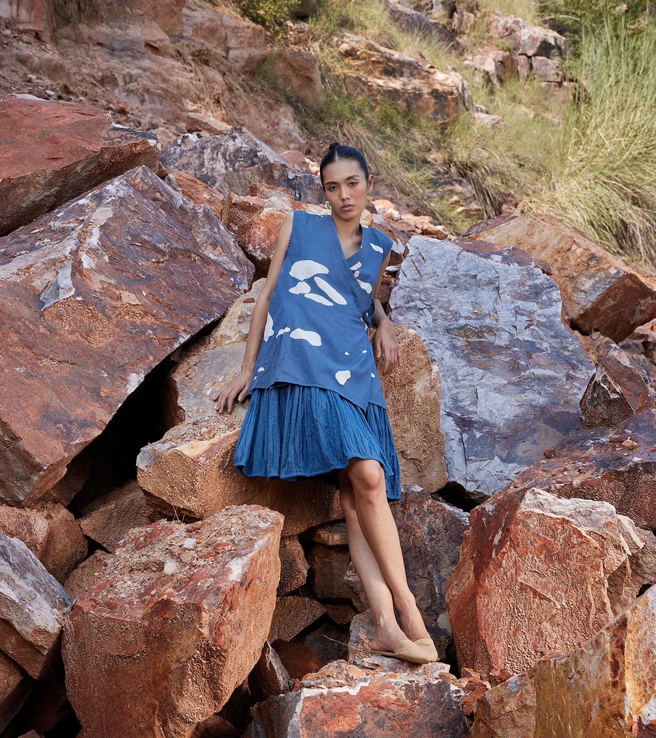 Khara Kapas  Where The Wind Blows Co-ord Set 100% Cotton  Blue and off-white KW651