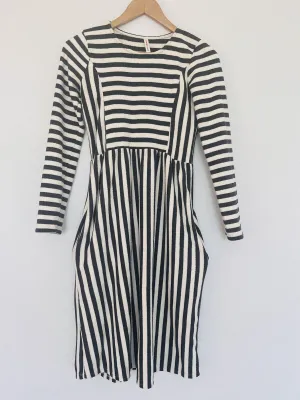 ORANGE CREEK Terry Cloth Dress Sz S Stripped Dark Grey White Pull￼over Pockets
