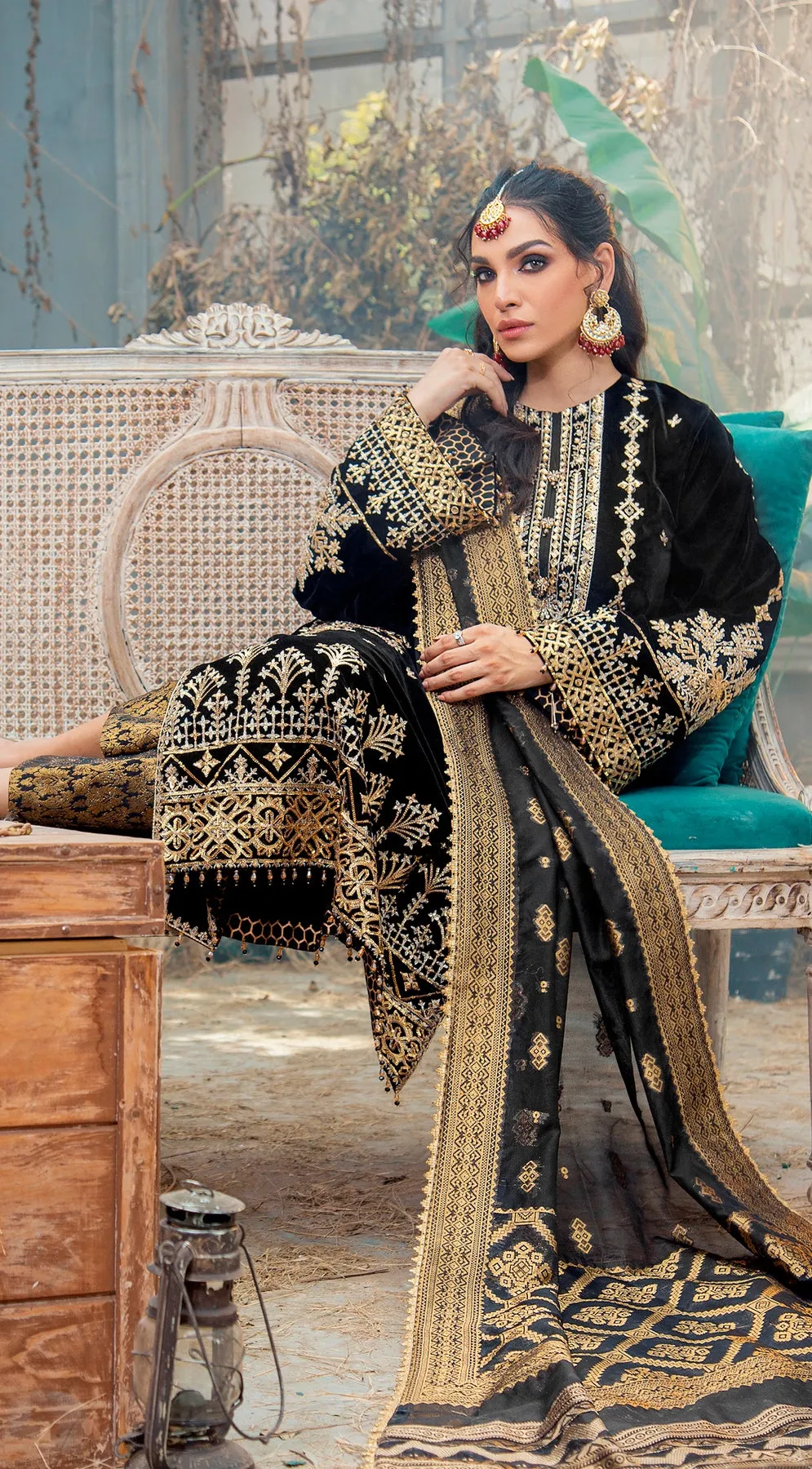 Pakistani Velvet Salwar Kameez Design for Party #PN561
