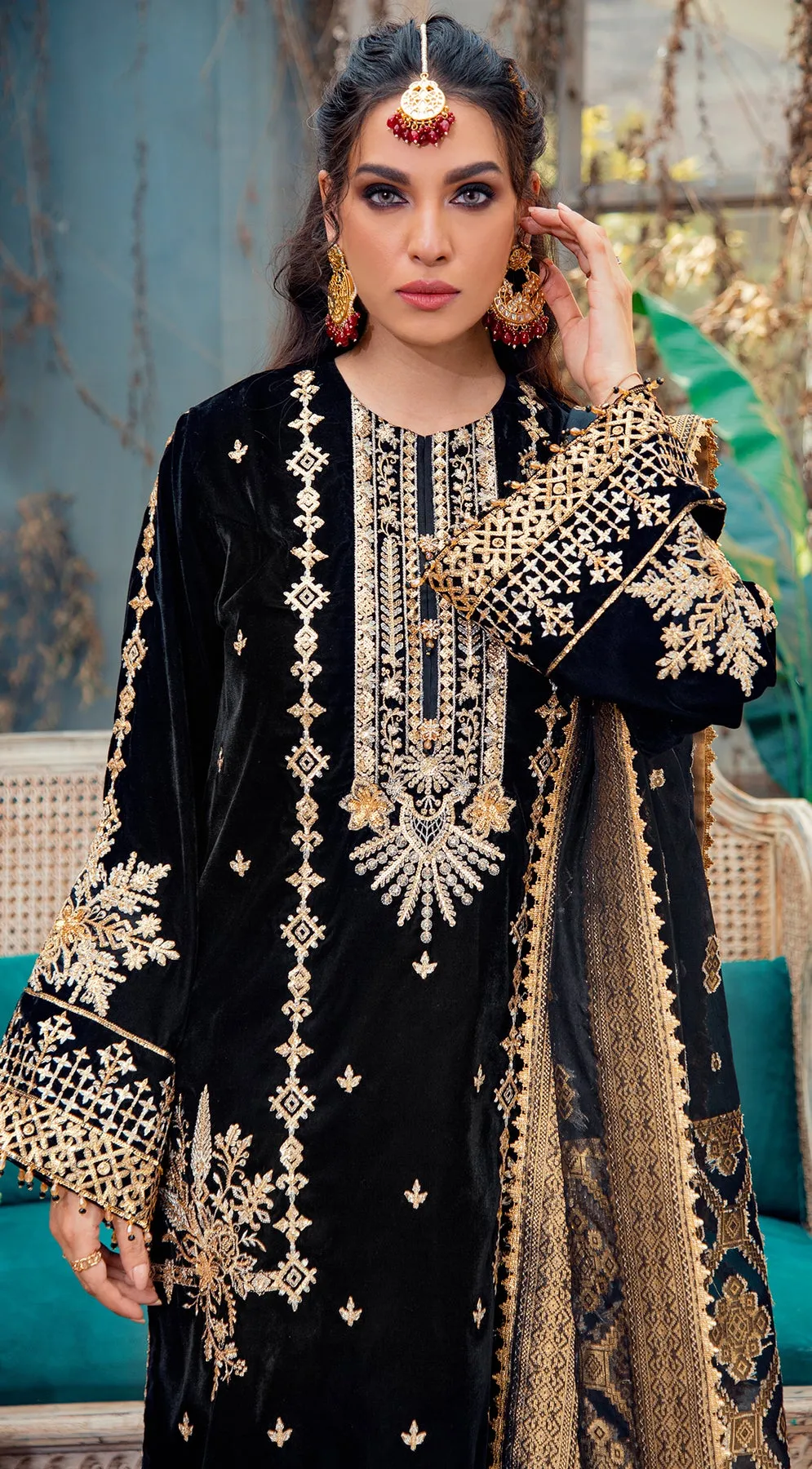 Pakistani Velvet Salwar Kameez Design for Party #PN561