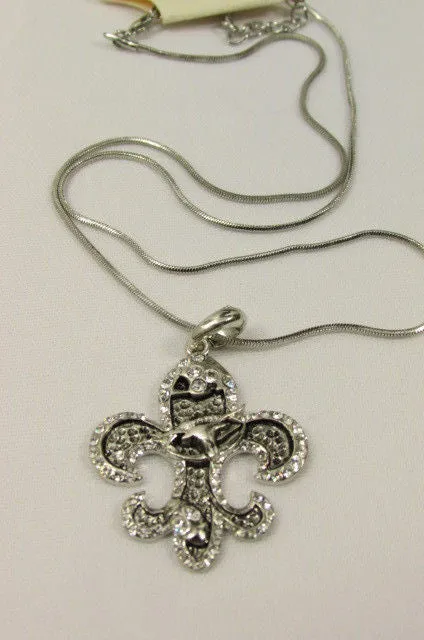 Rhinestone Outlined Fleur De Lis Pendant Necklace