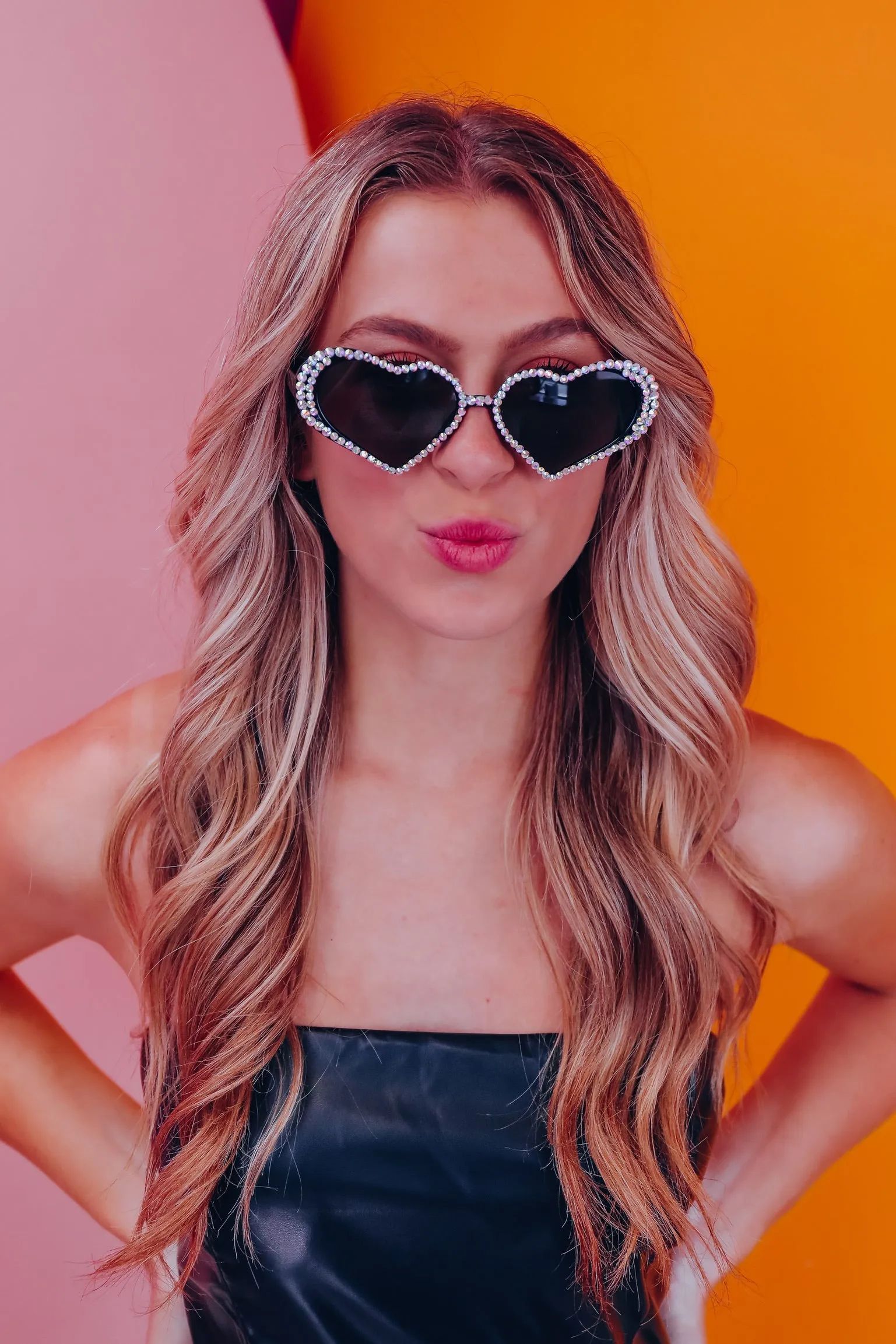 Rhinestone Rim Heart Sunglasses - Black