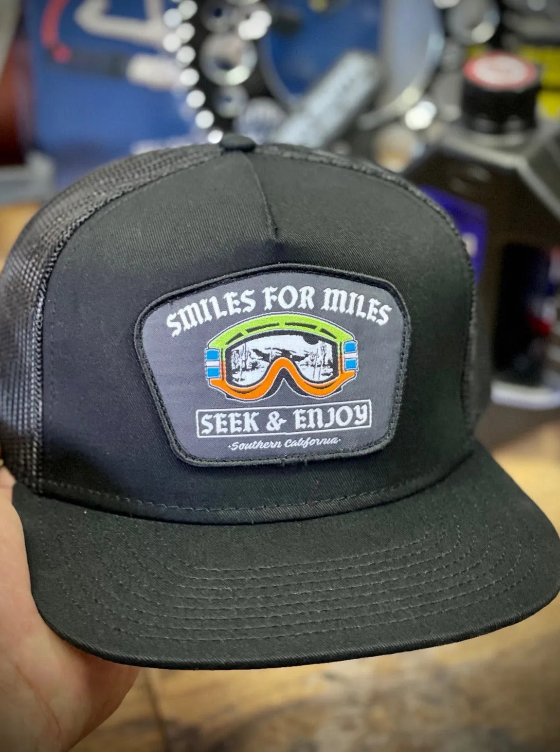 SMILES 4 MILES MESH BACK | BLACK