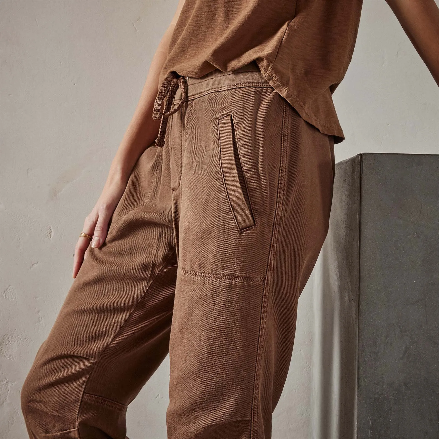 Soft Drape Pant - Gingerbread Pigment