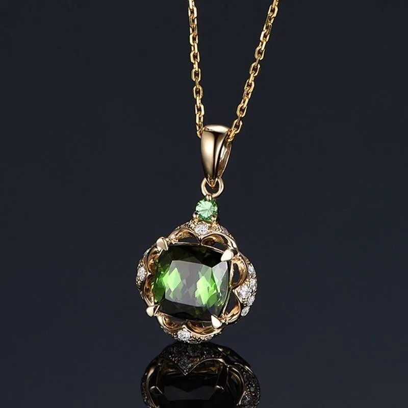 Vintage Bohemian Green Pendant Necklace Rhinestone Inlaid Jewelry